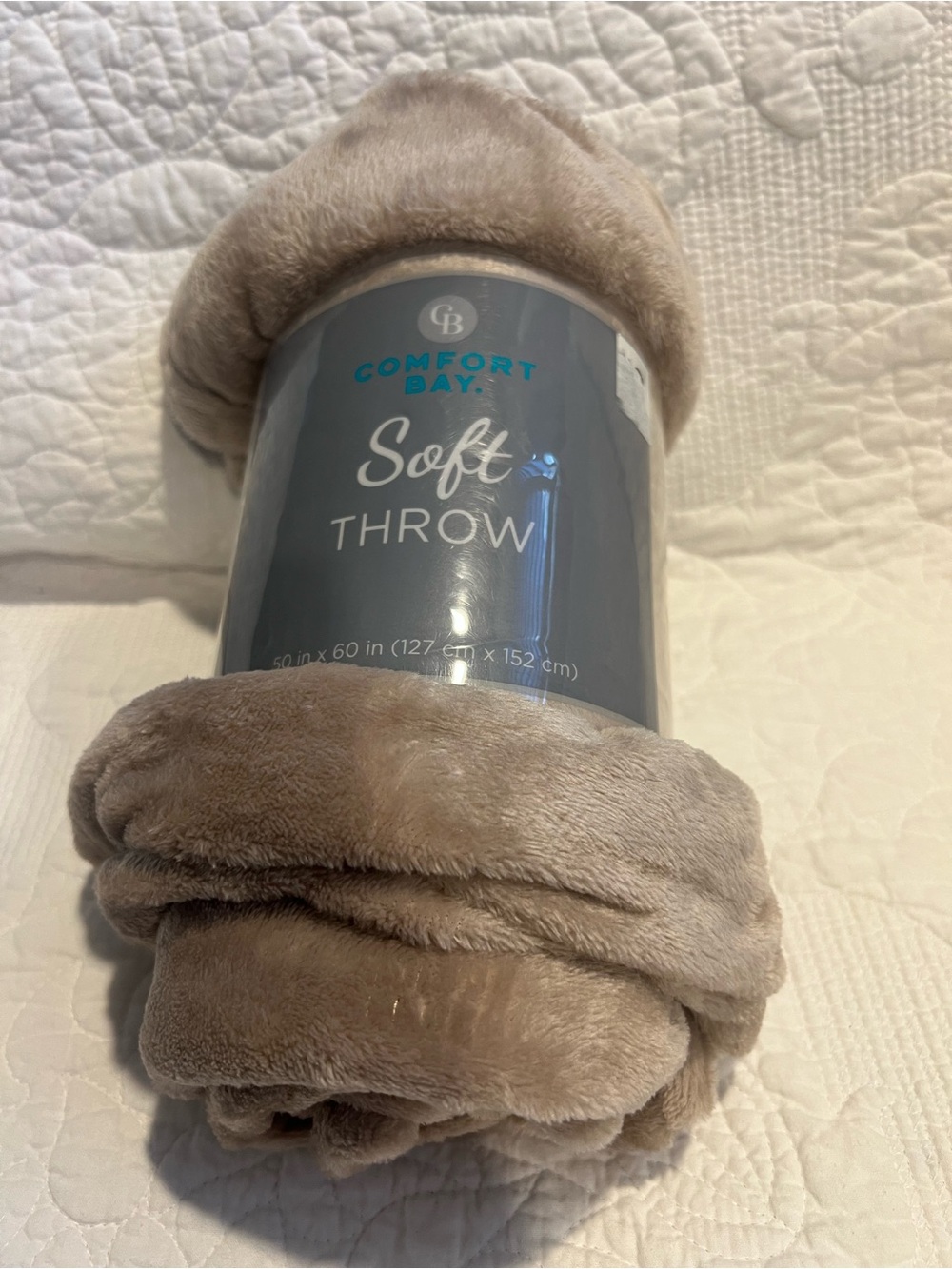 Comfort Bay Soft Throw 50 x 60 inches Super Soft Light Tan Brown Plush NEW Gift